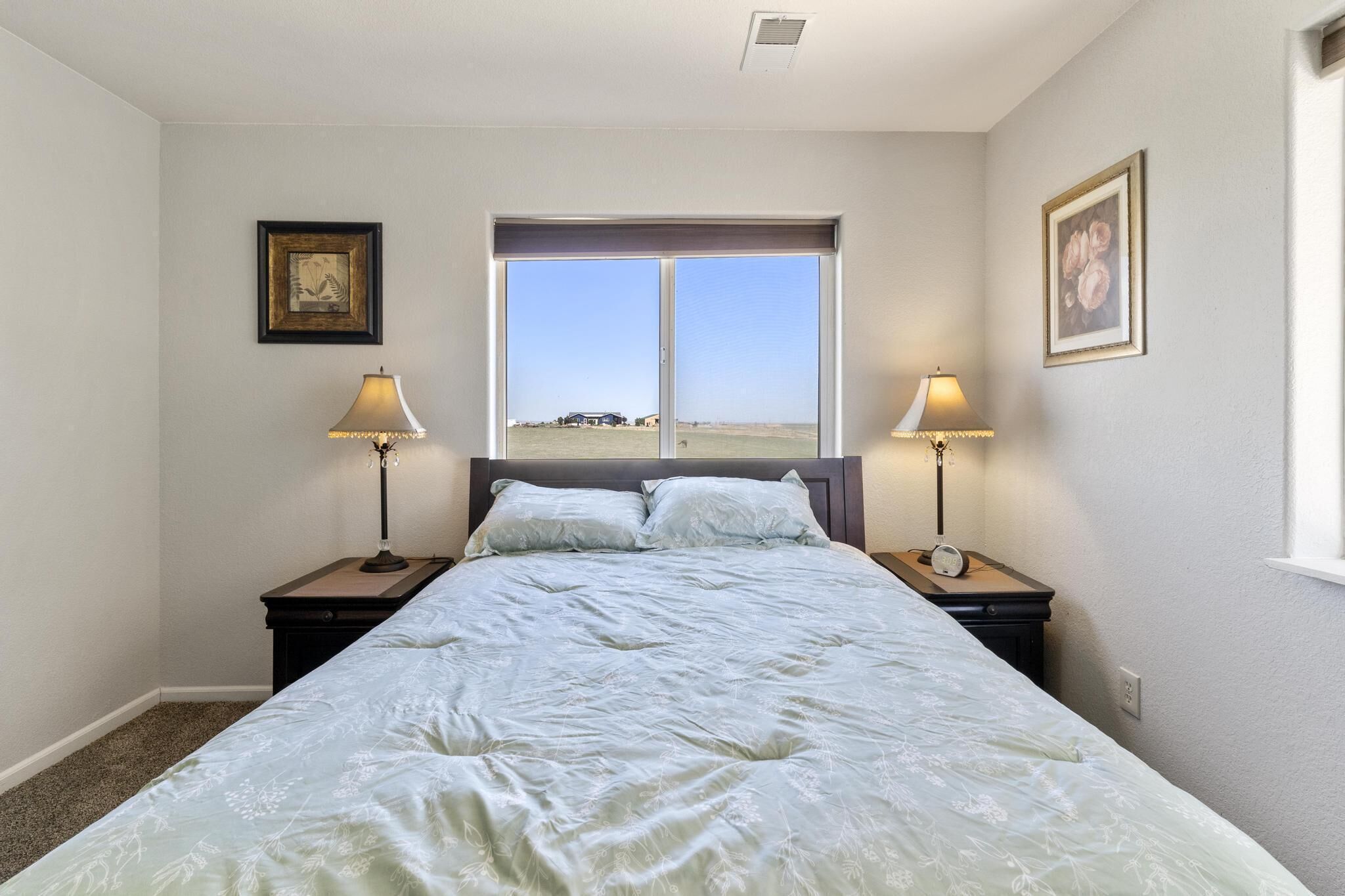 2 soveværelser, skrivebord, strygejern/strygebræt, weekendseng