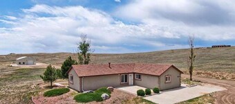 Private getaway on 38 acres of tranquility in Peyton, CO