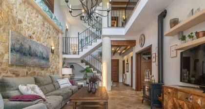 CAN PONTET - Beautiful village house with free WiFi.