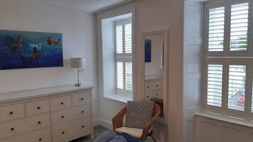 2 bedrooms, iron/ironing board, travel cot, free WiFi