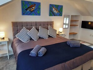 2 bedrooms, iron/ironing board, travel cot, free WiFi