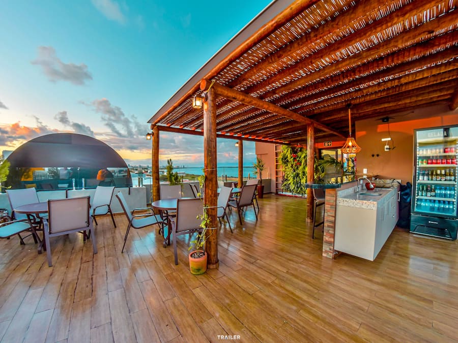 Breakfast, lunch, dinner served; Italian cuisine, beach views