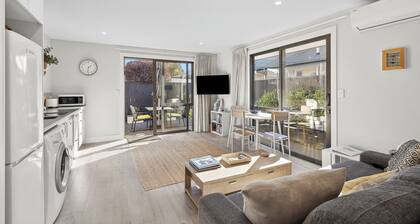Modern, Sunny, Central