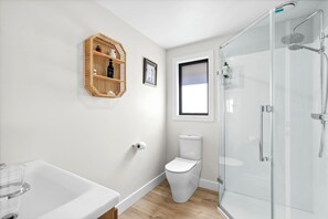 Shower, rainfall showerhead, hair dryer, towels - Modern, Sunny, Central (Motueka)