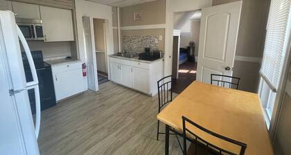 (F1) Convenient 3br Syracuse University apartment