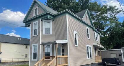 (F1) Convenient 3br Syracuse University apartment