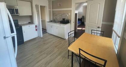 (F1) Convenient 3br Syracuse University apartment