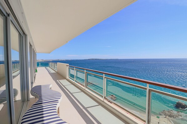 Property grounds - Amazing 3-BDR | Panoramic Sea Views (Cannes-la-Bocca)