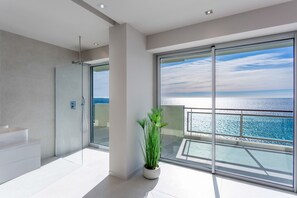 Interior - Amazing 3-BDR | Panoramic Sea Views (Cannes-la-Bocca)