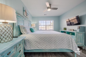 2 bedrooms, desk, iron/ironing board, WiFi