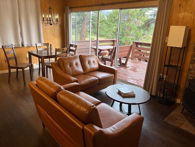 License # 3031 Estes Park remodeled detached cabin, views, quiet area.
 