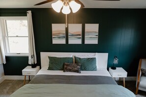 5 bedrooms, desk, travel cot, WiFi