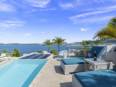 Luxury 3 BR Villa with Lagoon and Ocean view - Nearby Nicest Beach and nightlife