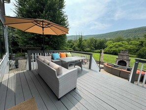 Outdoor dining - Malkita Aria | Mountainview Retreat (Woodbury)