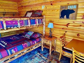 Basic Cabin | Free WiFi, bed sheets