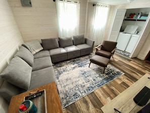 TV connectée, cheminée, lecteur de DVD, vidéothÚque