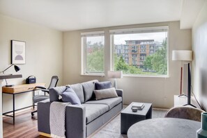 TV, stereo - Ideal South Lake Union 1BR w/ BBQ, W/D & Gym, near Amazon, by Blueground (Seattle)