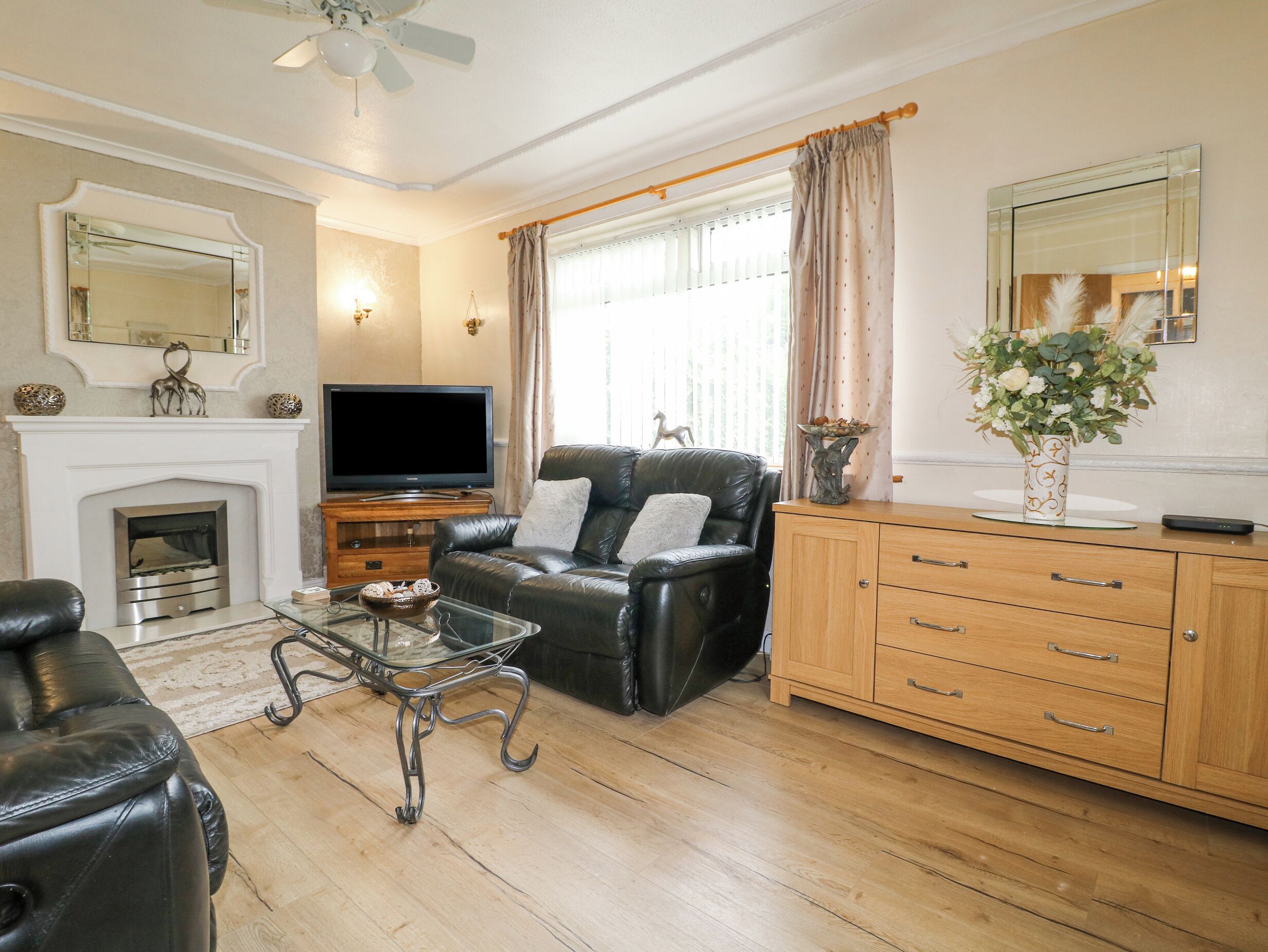 Cottage | Living area