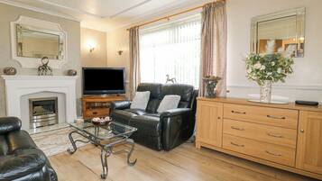 Cottage | Living area