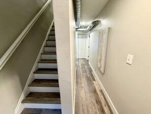 Interior - Super updated 4BR w/ large deck (Pittsburgh)