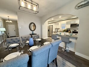 Dining - Super updated 4BR w/ large deck (Pittsburgh)