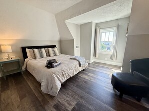 4 Schlafzimmer, Schreibtisch, Bügeleisen/Bügelbrett, kostenloses WLAN