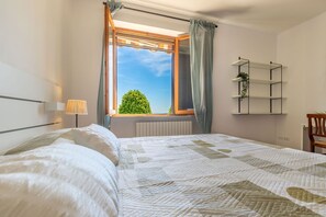 3 bedrooms, iron/ironing board, travel cot, free WiFi - Italian-Experience - Sunrise Hill Holiday Home (Urbisaglia)