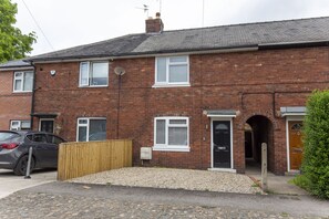 Exterior - Piccadilly Place - 3 Bedroom House - sleeps 6 guests  in 3 bedrooms (York)