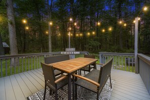 Outdoor dining - Retro Countryside Cabin | Cozy Upstate NY Private Retreat! (Eldred)