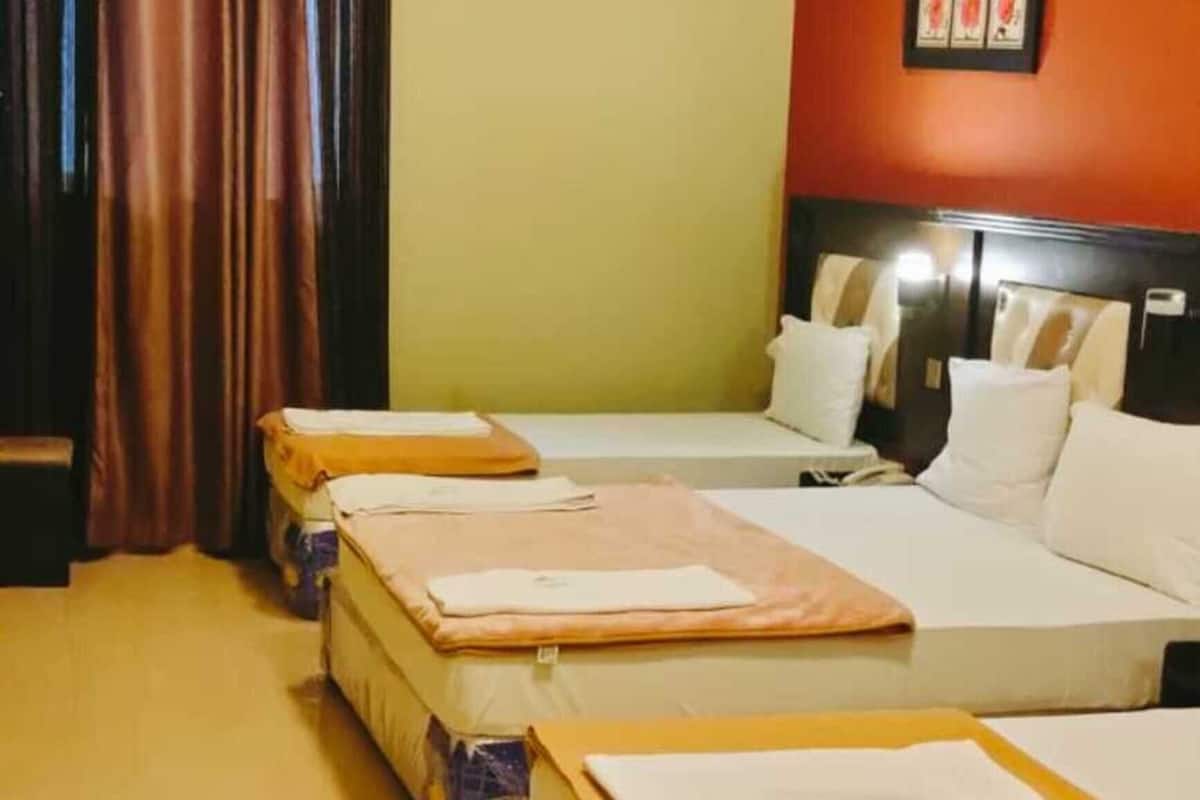 Free WiFi, bed sheets