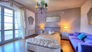 5 bedrooms, travel crib, free WiFi