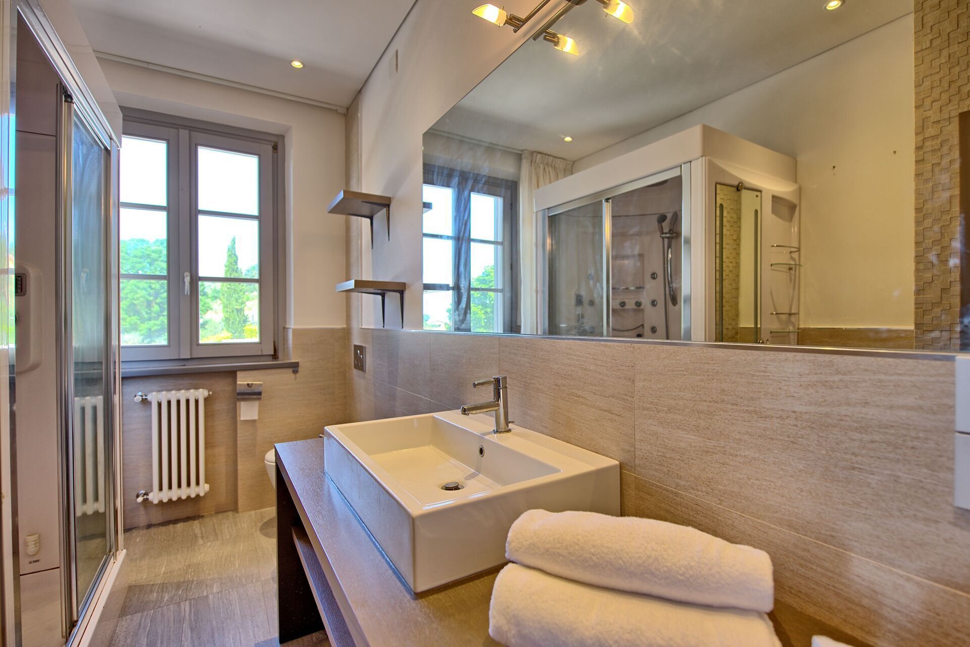 Doccia, asciugacapelli, bidet