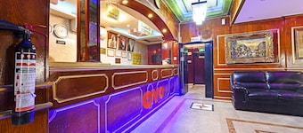 OYO 124 Al Salam Palace Hotel