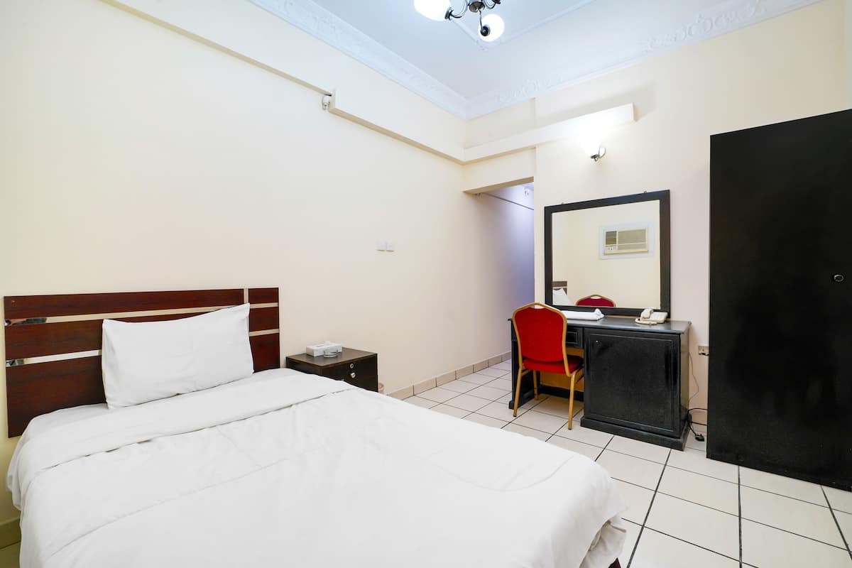 1 bedroom, desk, free WiFi, bed sheets