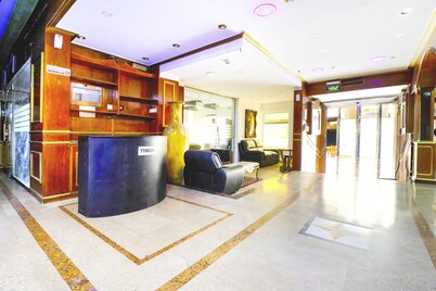 OYO 124 Al Salam Palace Hotel