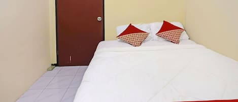 Basic Double Room | WiFi (free), bed sheets