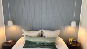 3 bedrooms, desk, iron/ironing board, WiFi