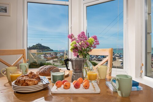 Cormorant Views -  a house that sleeps 4 guests  in 2 bedrooms