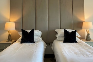 2 Schlafzimmer, Schreibtisch, Bügeleisen/Bügelbrett, Internetzugang