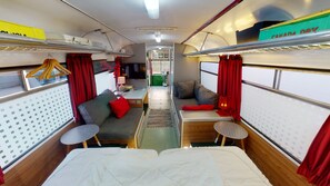 1 slaapkamer, een strijkplank/strijkijzer, wifi, beddengoed