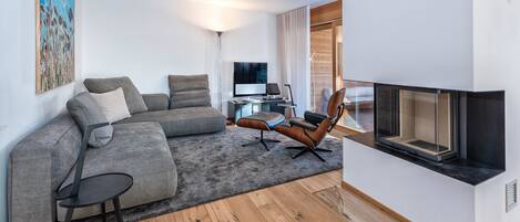 Télévision, cheminée