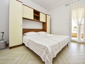 4 室のベッドルーム、インターネット