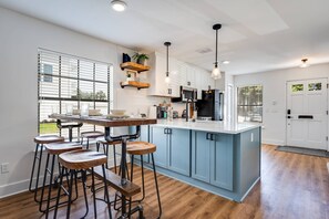 Dining - Baby it's Cold Outside Winter Promo on 4 - 6 night stays (Jacksonville Beach)