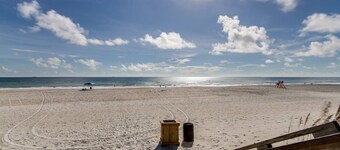 Enjoy vibrant beach life in our stylish townhome, the perfect place for beach time, great food, fun!