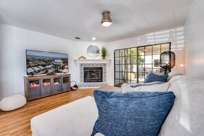 Smart TV, smart speakers - Baby it's Cold Outside Winter Promo on 4 - 6 night stays (Jacksonville Beach)