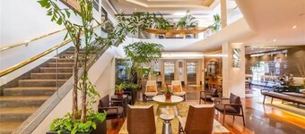 Spacious high ceiling studio w/FREE PARKING! in Central Waikiki, Luana Hotel