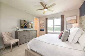 3 bedrooms, iron/ironing board, WiFi, bed sheets