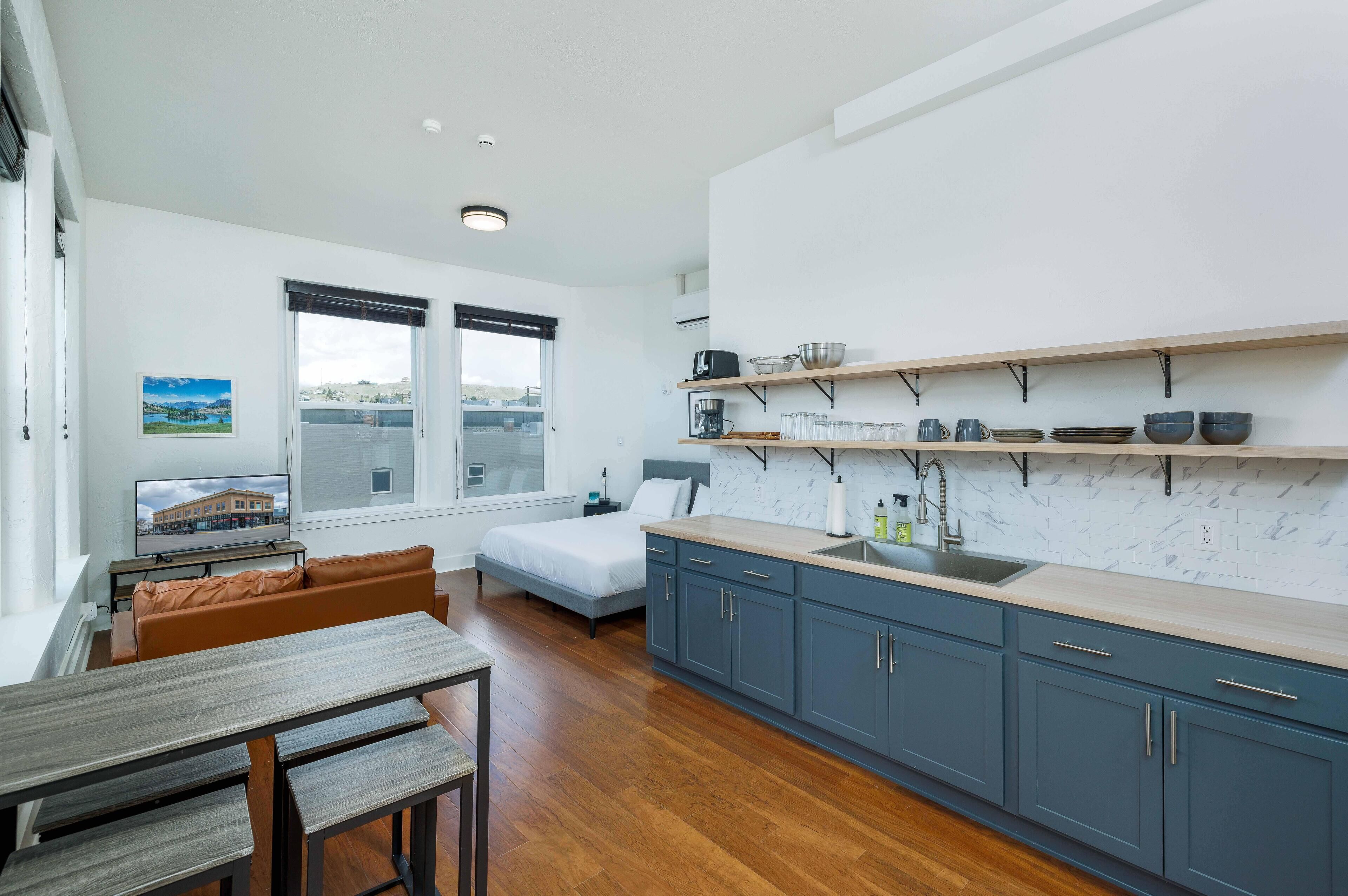 Renovated Studio King Flat in Historic Downtown Livingston, MT