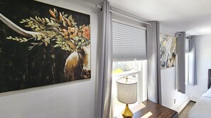 5 bedrooms, desk, iron/ironing board, WiFi - Entire House 2 Minutes to South Shore Hospital (Weymouth)