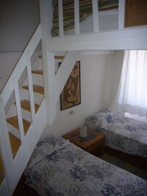 3 slaapkamers, een strijkplank/strijkijzer, gratis wifi, beddengoed